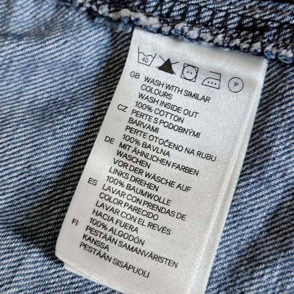 Jean jacket vest. Size 4. - Picture 7 of 10